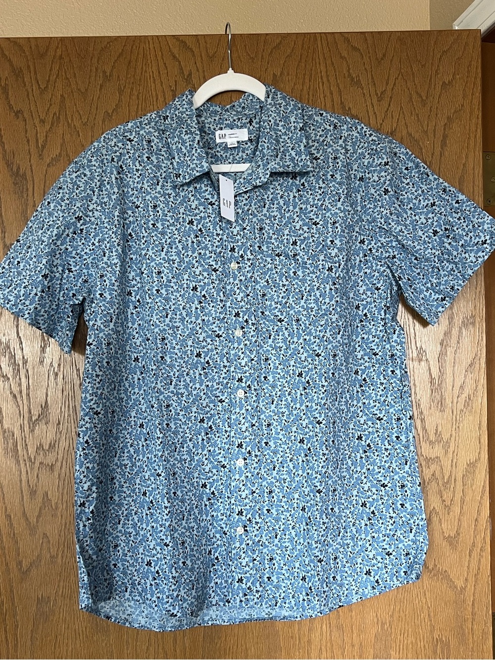 GAP Men’s Floral Print Blue button up